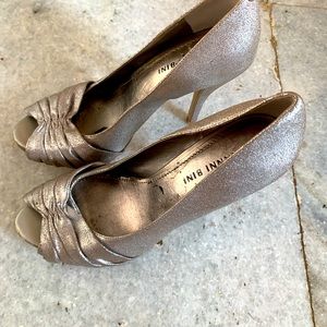 Silver heels by Gianni Bini
